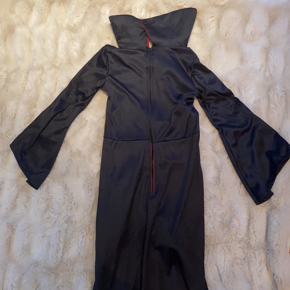 Vampire Halloween Costume - Picture 4 of 4